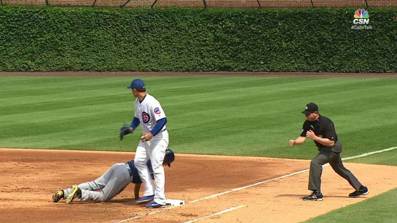 Paired with Contreras, Arrieta takes blame for walks