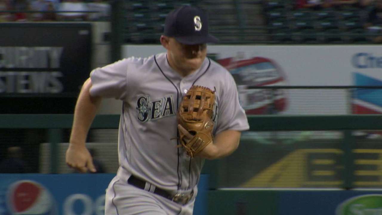 Iwakuma denied 15th victory in loss to Halos