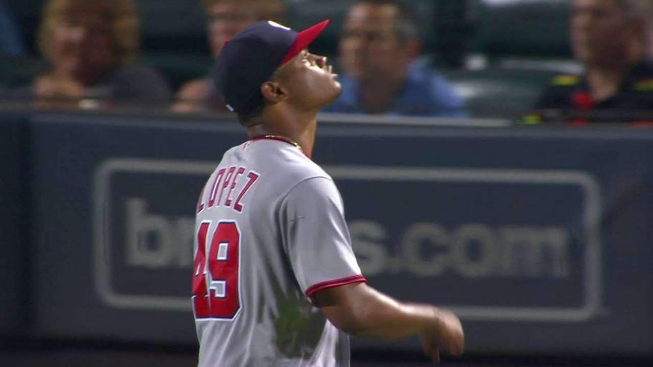 Lopez ends 7th with a groundout