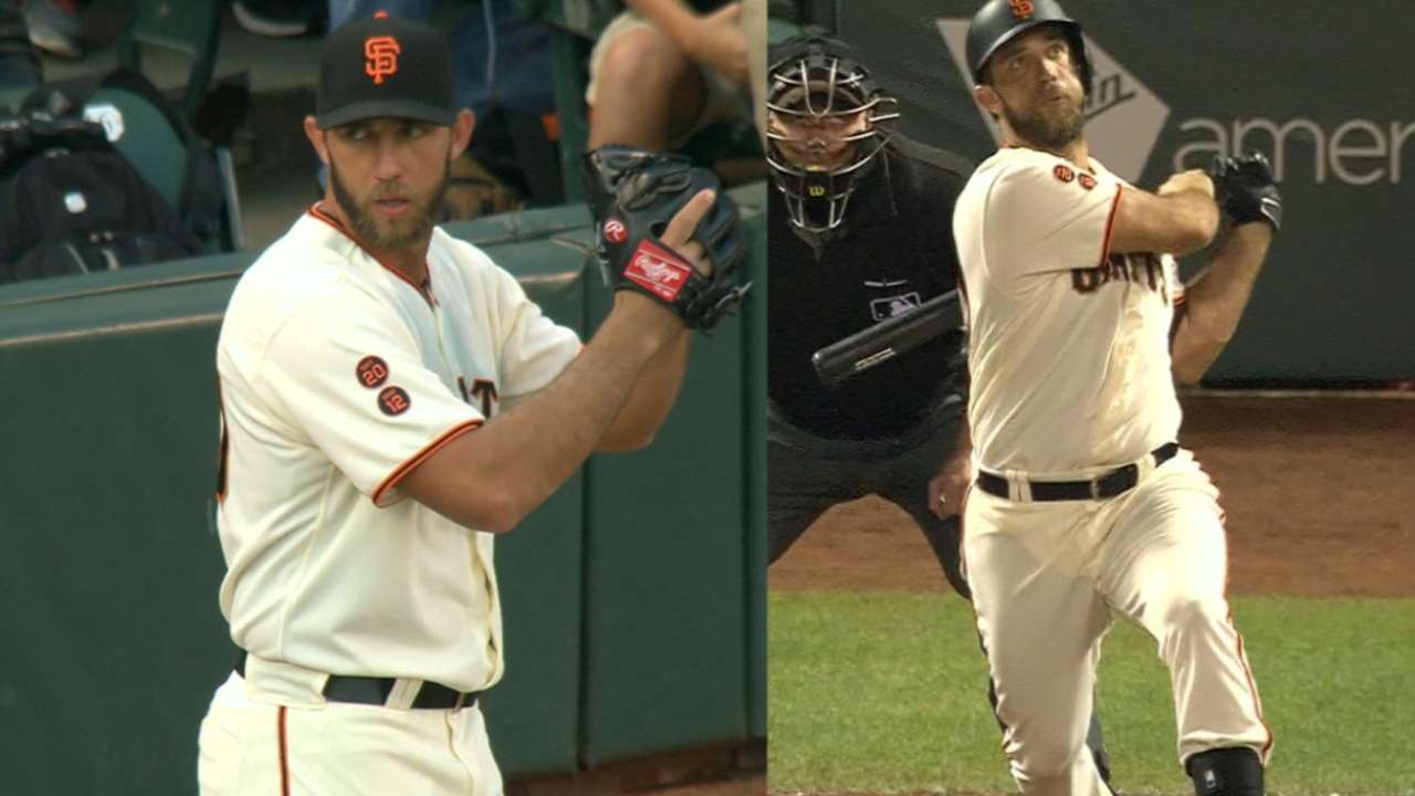 Bumgarner helps cause with homer off deGrom