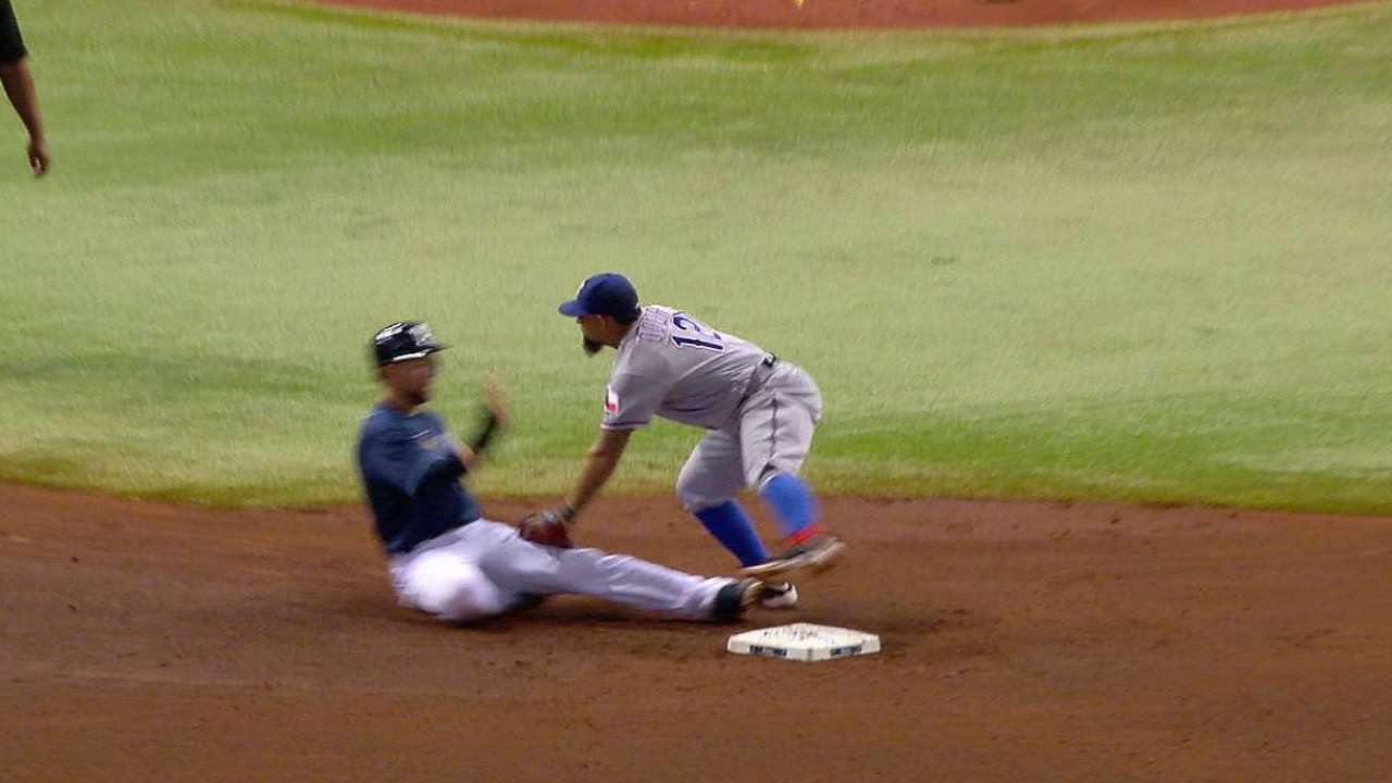 Lucroy throws out Souza