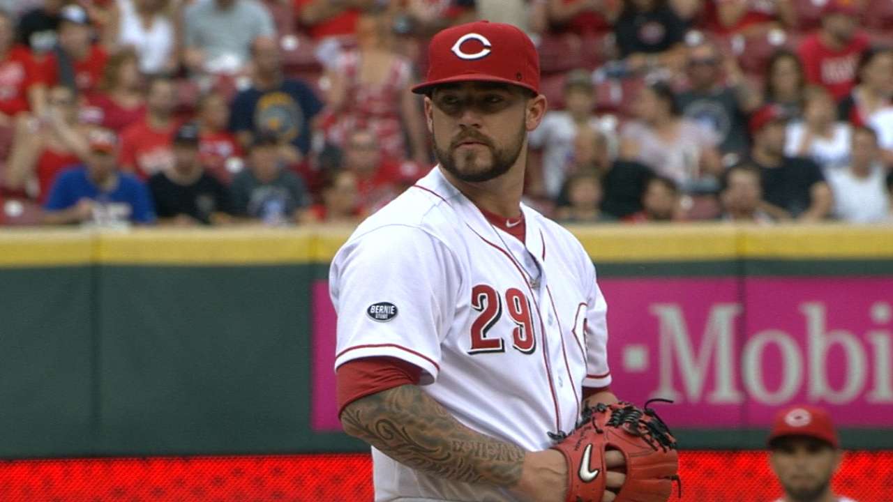 Finnegan, Reds hold Dodgers to 3 hits