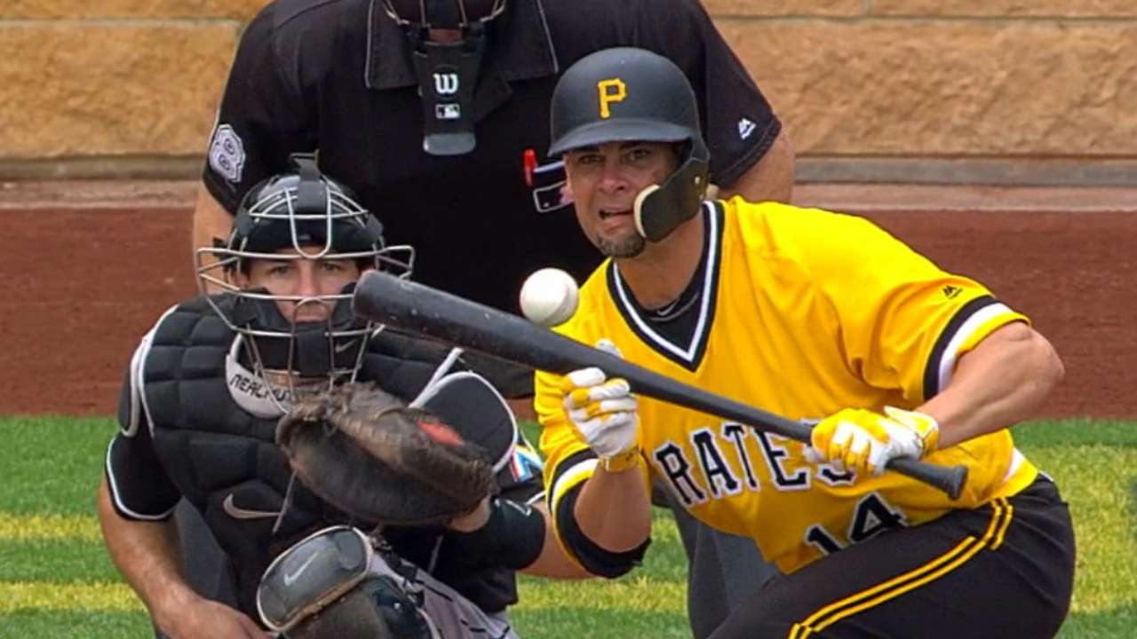 Vogelsong shaken up, stays in