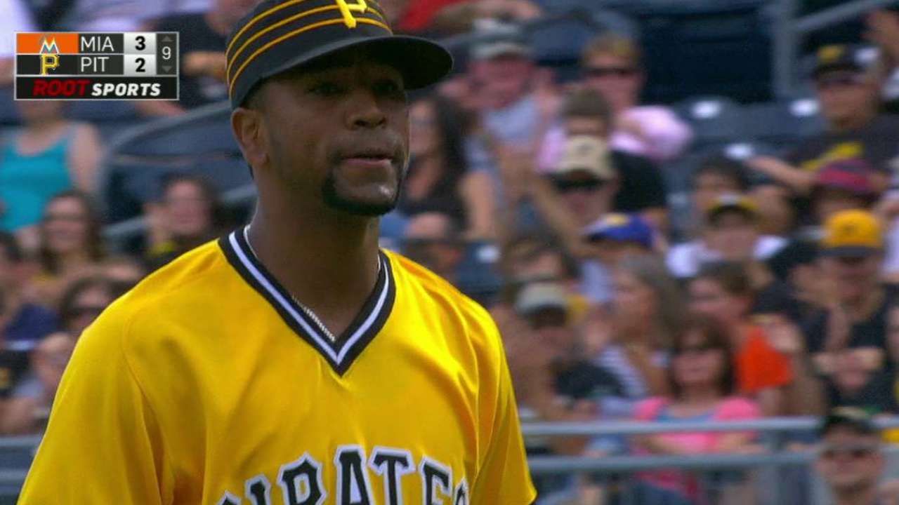 Rivero escapes a jam