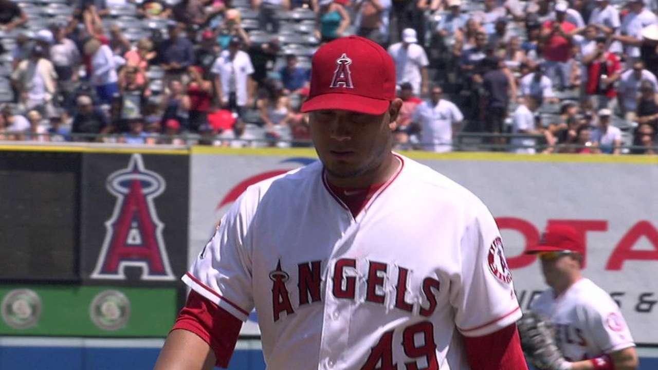 Chacin escapes Yankees' threat