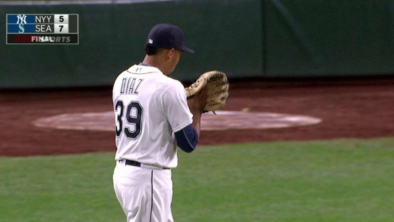 Diaz regroups, runs saves streak to 10 games