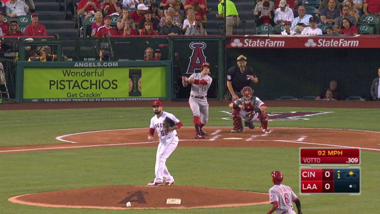 Votto's homer opens scoring