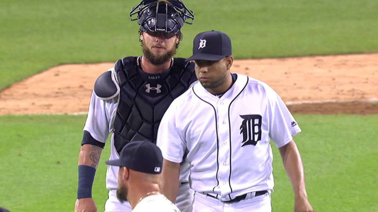 Rodriguez picks up the save