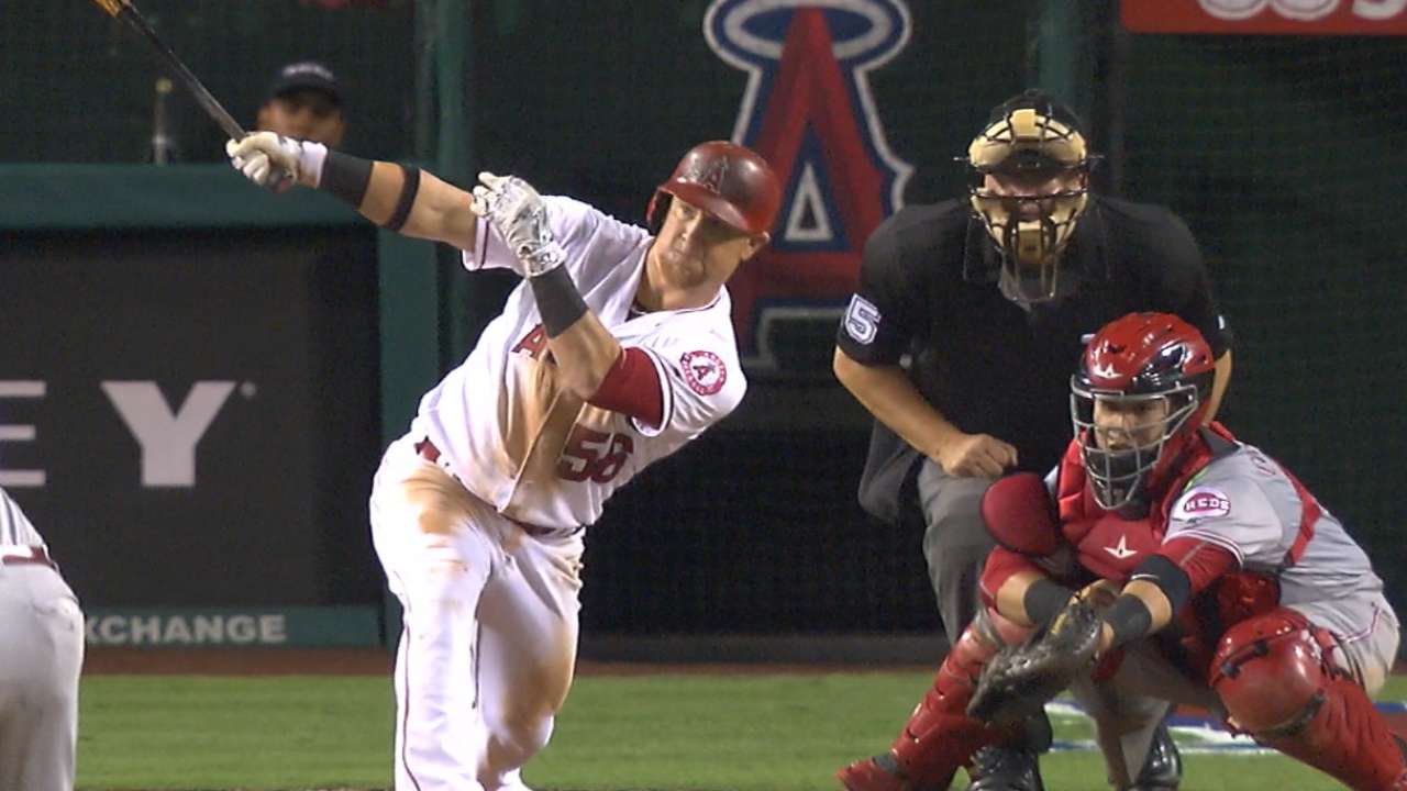 Angels overwhelm Reds with five home runs