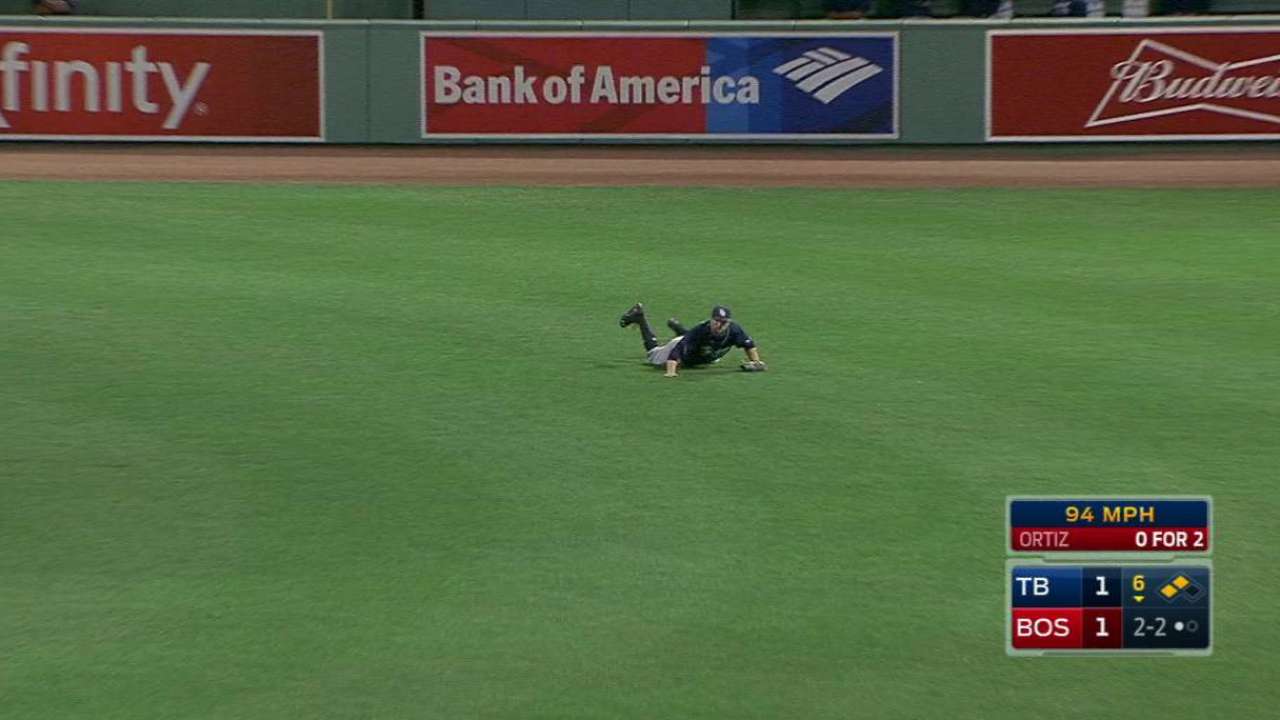 Souza Jr.'s great diving catch
