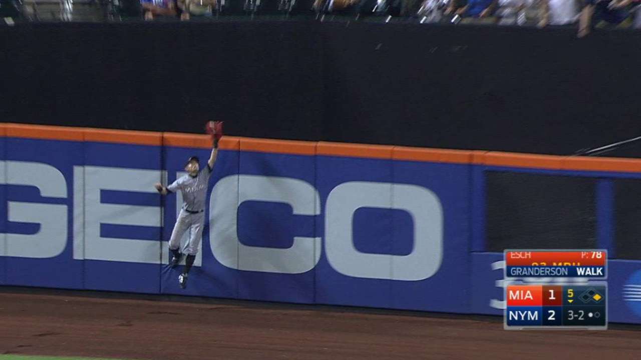 Ichiro's jumping catch
