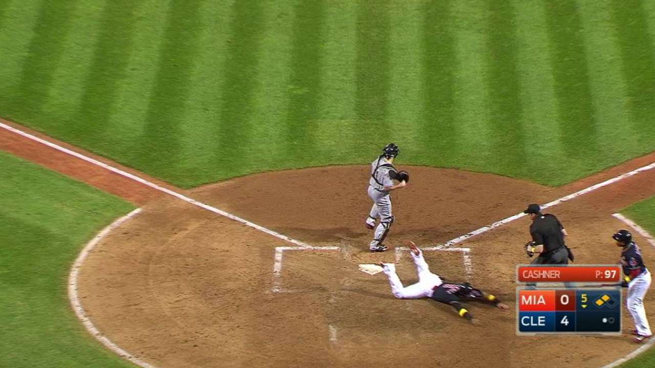 Carrasco poncha a 11; Indios triunfan ante Marlins