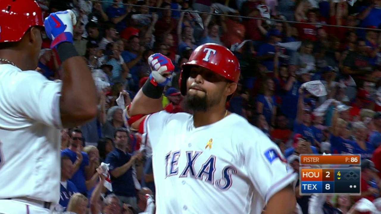 Odor jonronea y Rangers amplían la ventaja en el Oeste