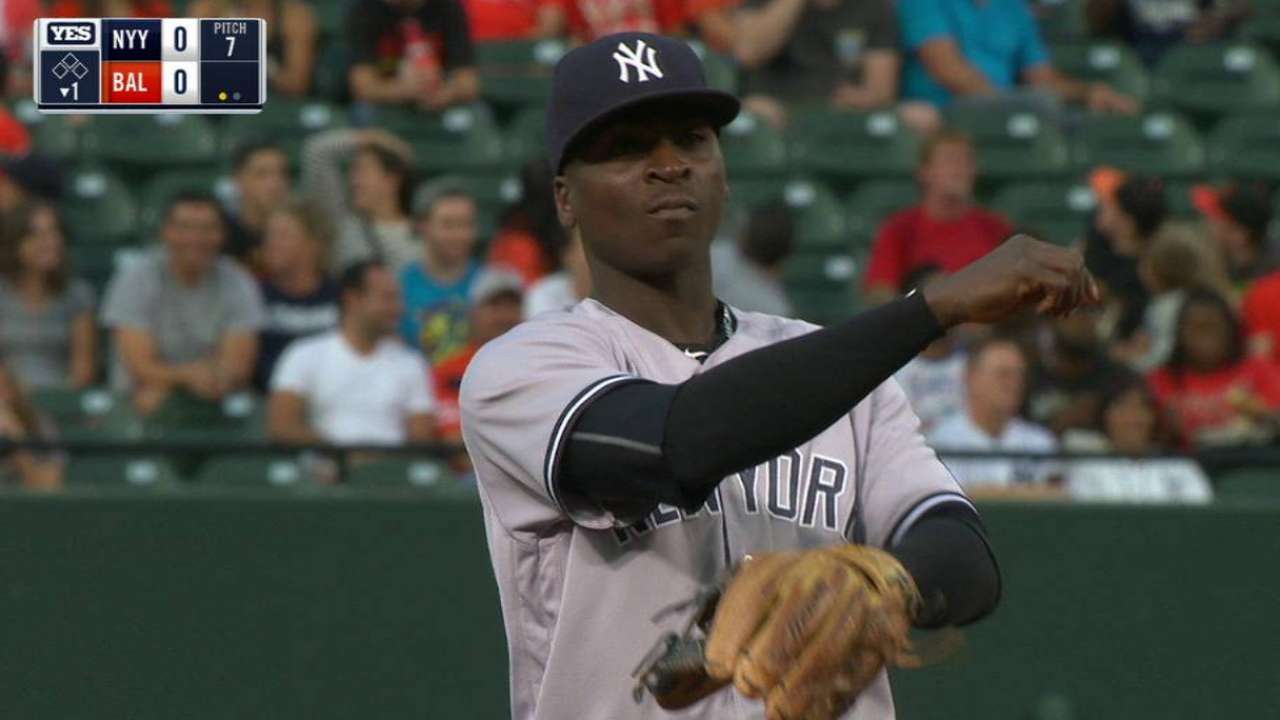 Gregorius hustles, gets the out