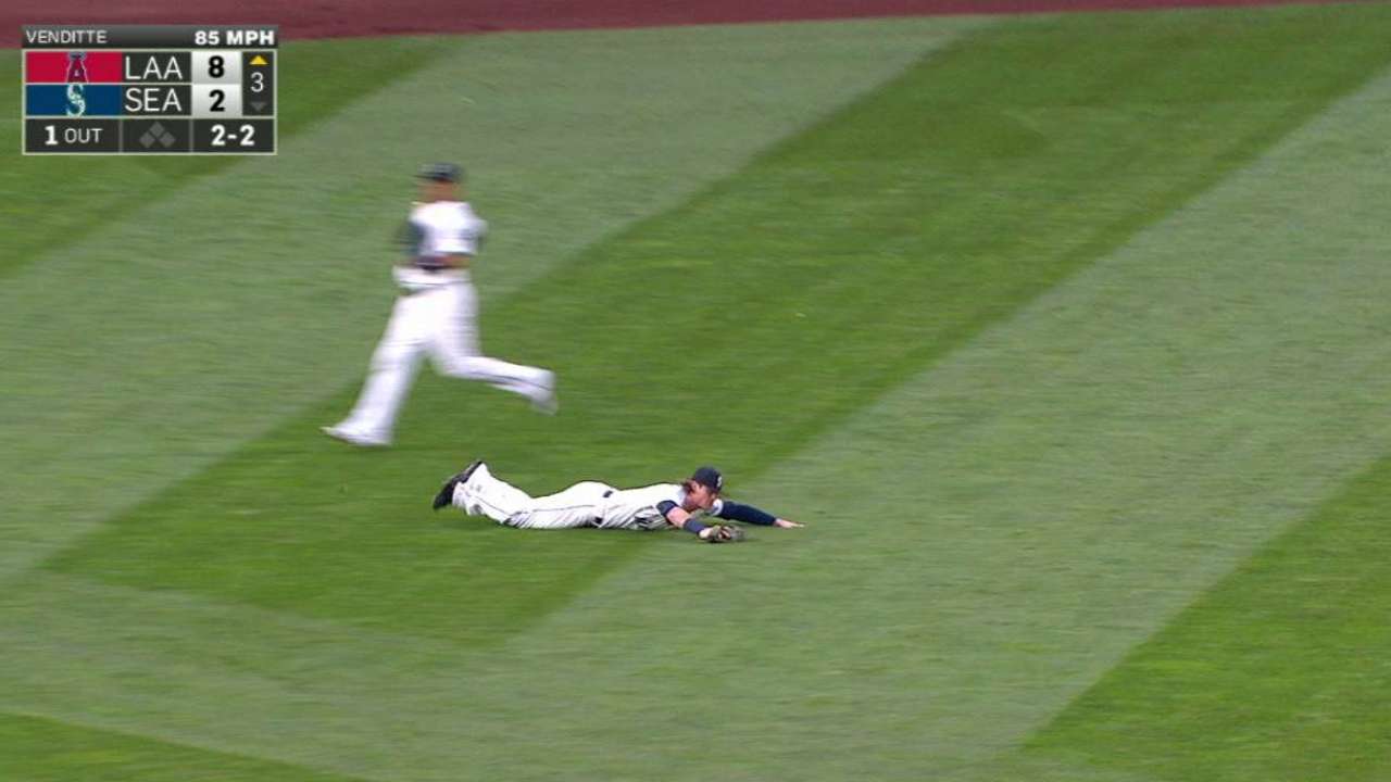 Gamel's diving catch