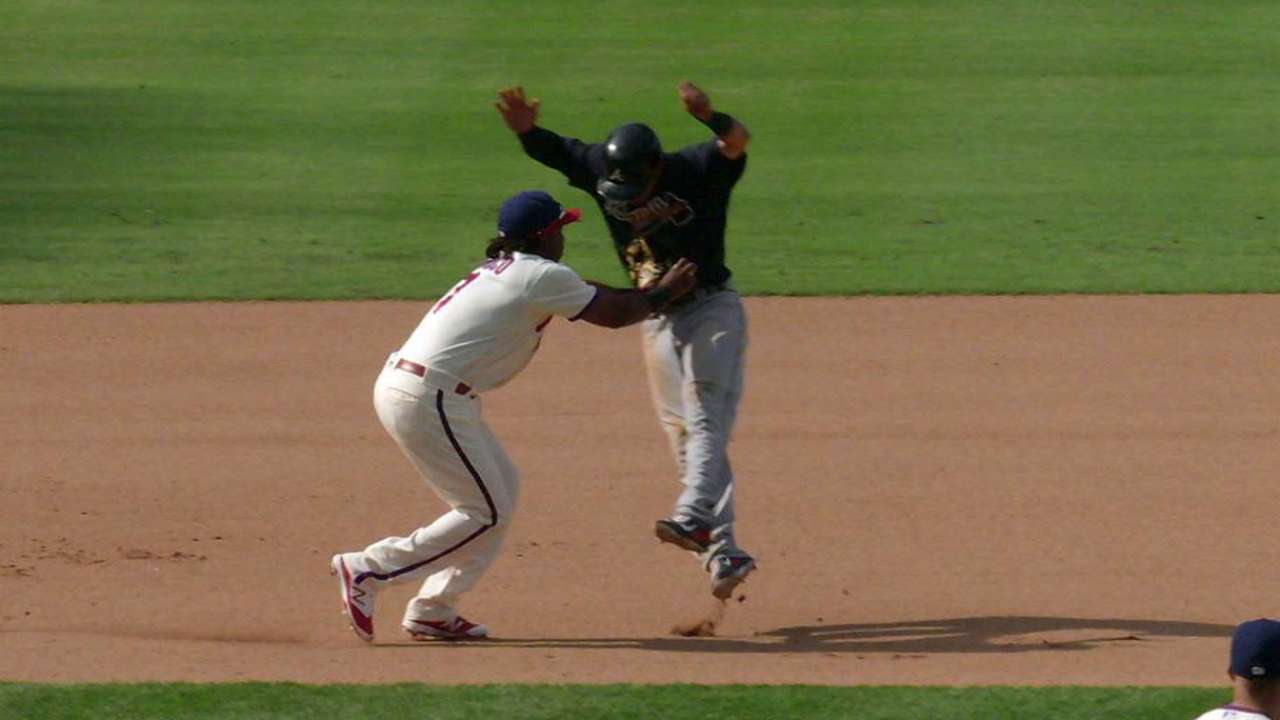 Peterson gets to third safely