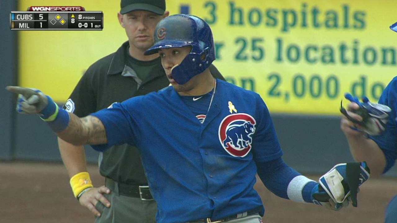 Cubs vencen a Cerveceros con ataque cerca del final