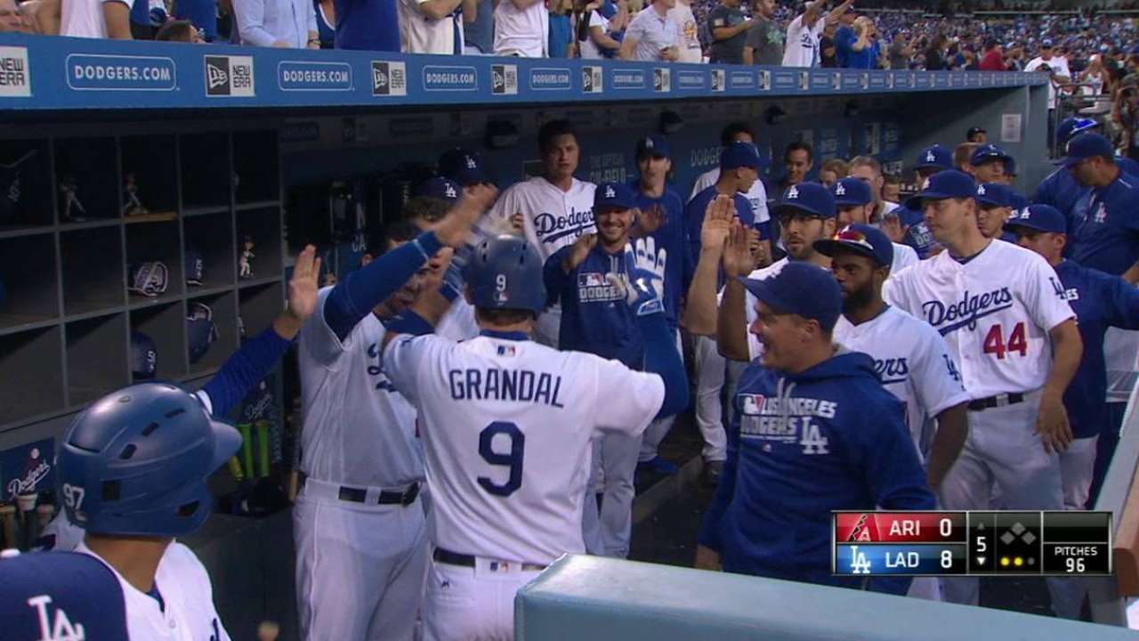 Dodgers rout D-backs after teeing off on Greinke
