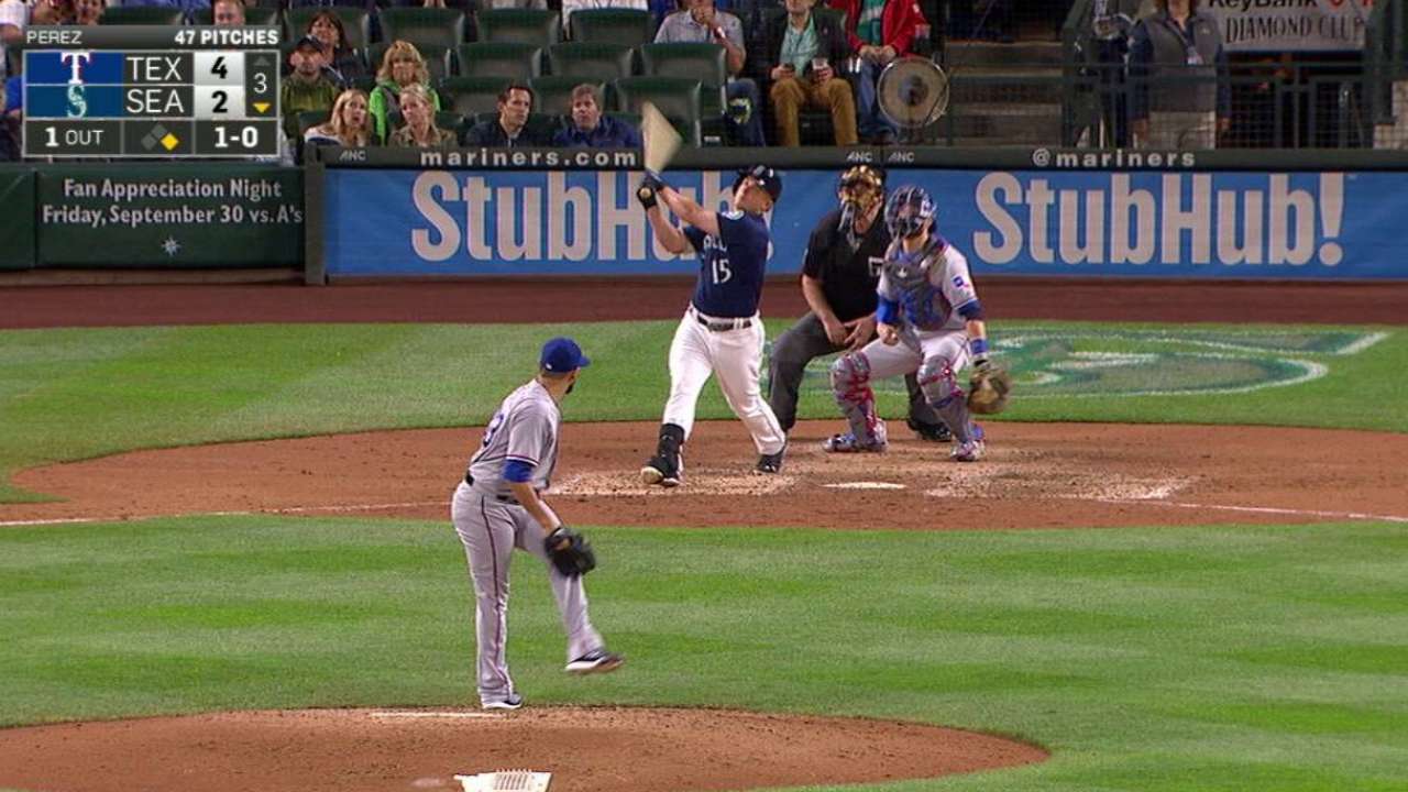 Seager's two-run homer to right
