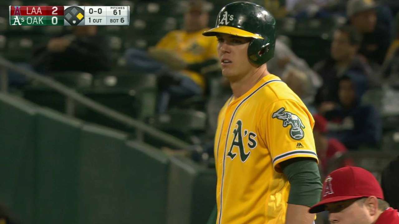 Healy breaks up perfect-game bid