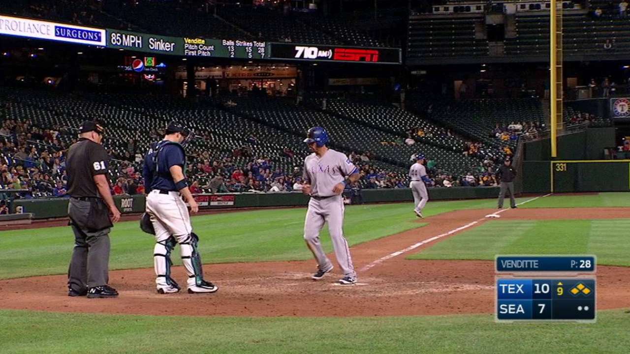 Lucroy's bases-loaded walk
