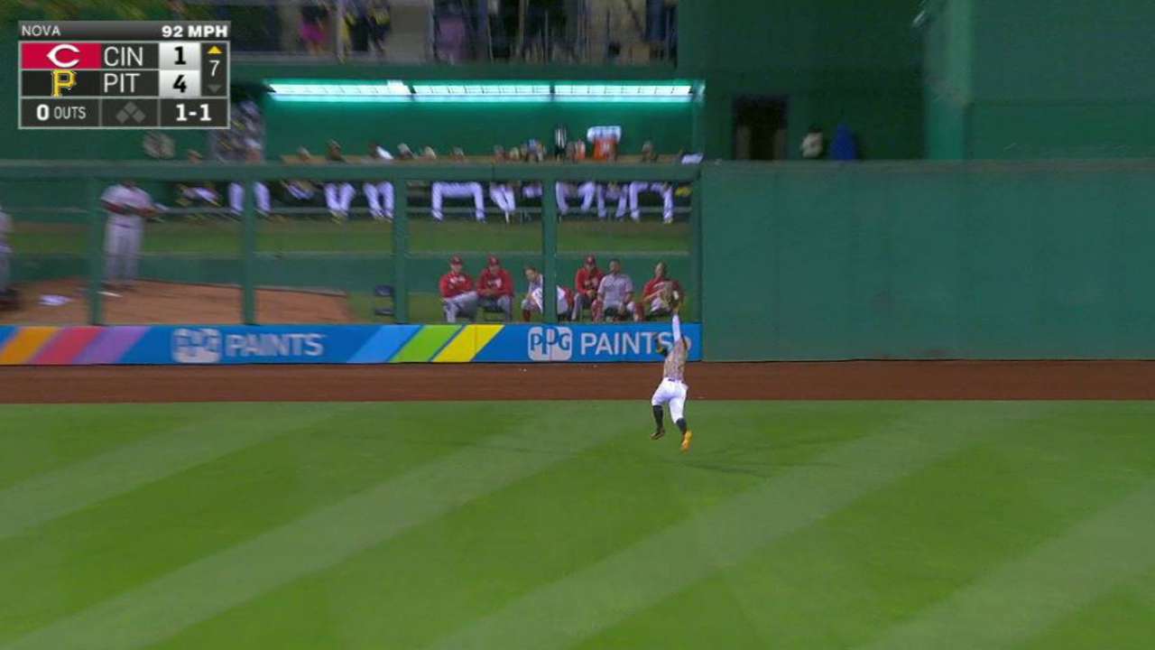 McCutchen's leaping grab