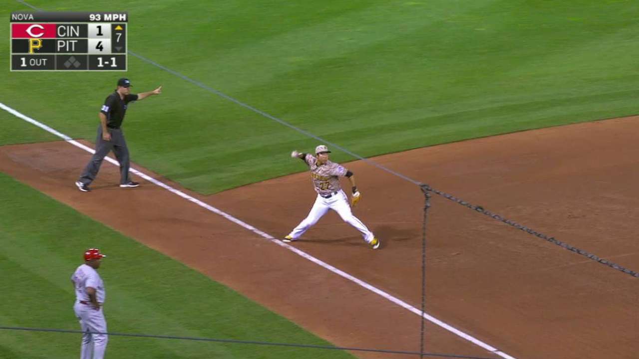 Kang's backhanded stop at third