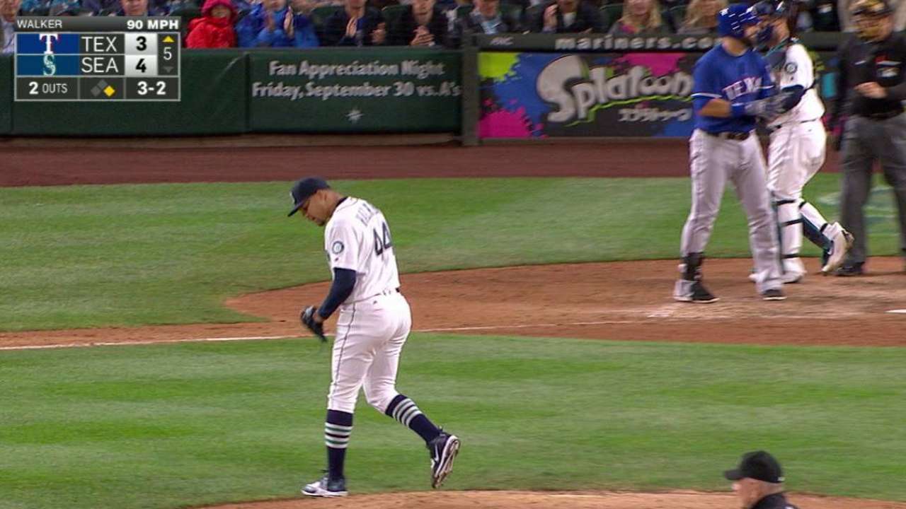 Walker strikes out Moreland