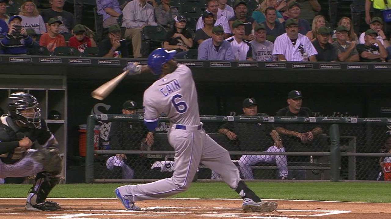 Cain finds way to play with painful wrist injury