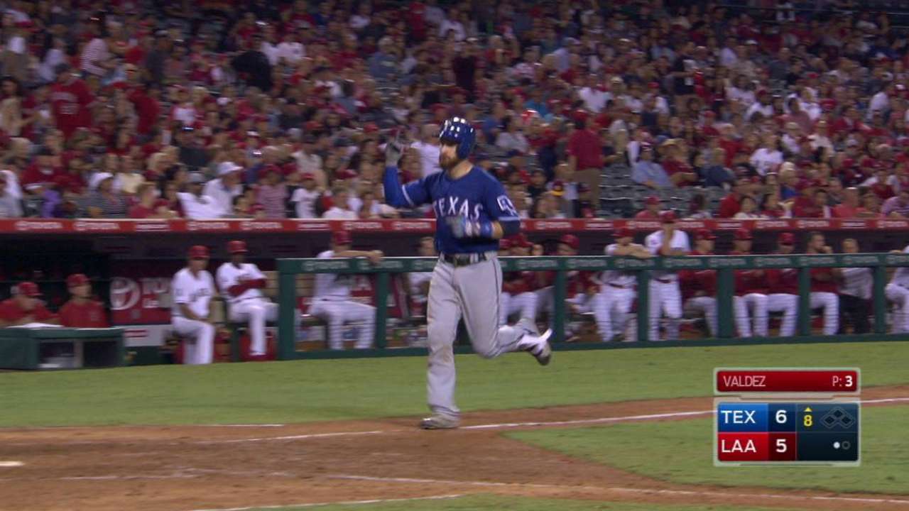 Lucroy's go-ahead two-run homer