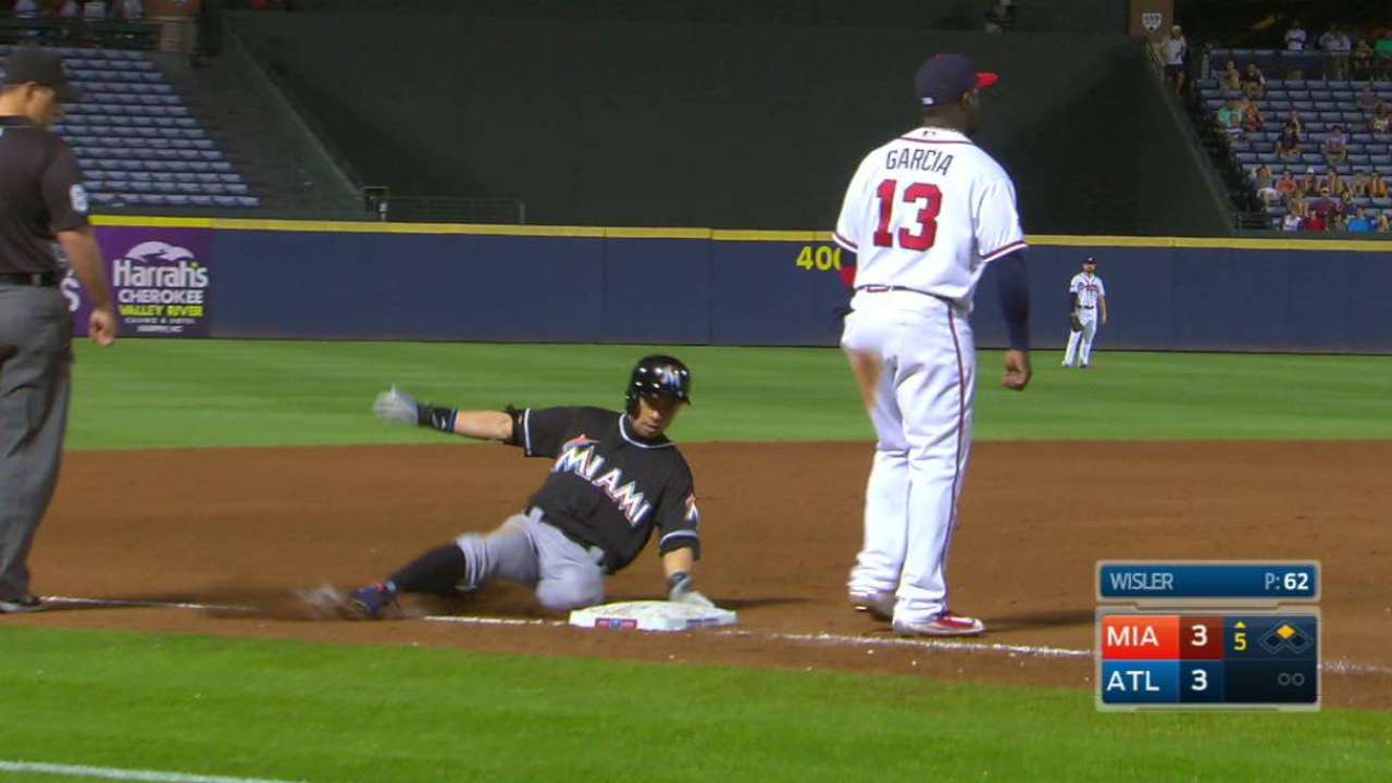 Marlins doblegan a Bravos en gran jornada de Ichiro