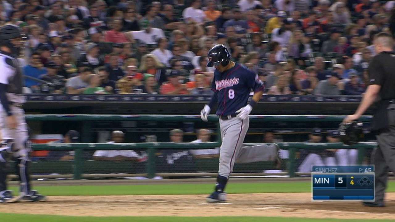 Suzuki's three-run homer