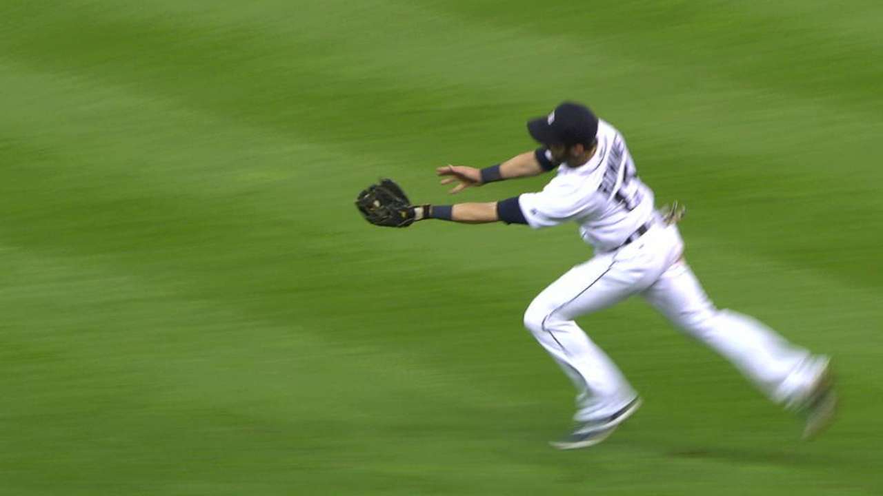 Romine's over-the-shoulder catch