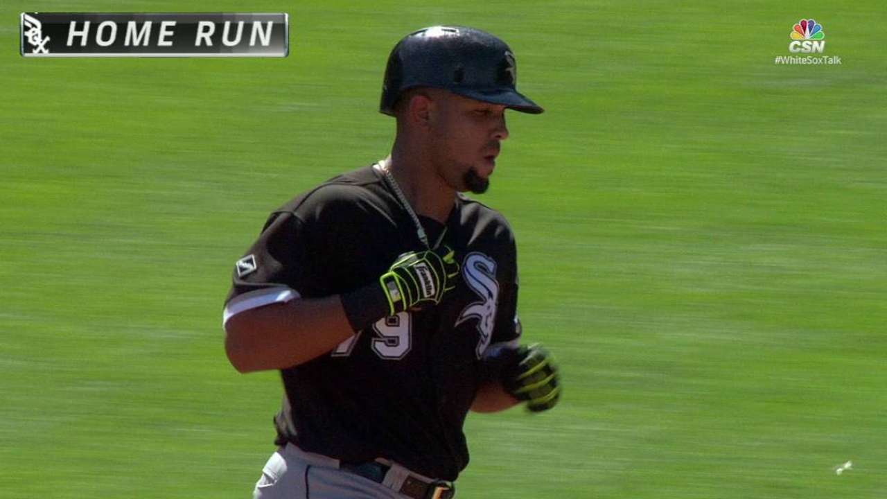 Abreu clubs homer No. 25