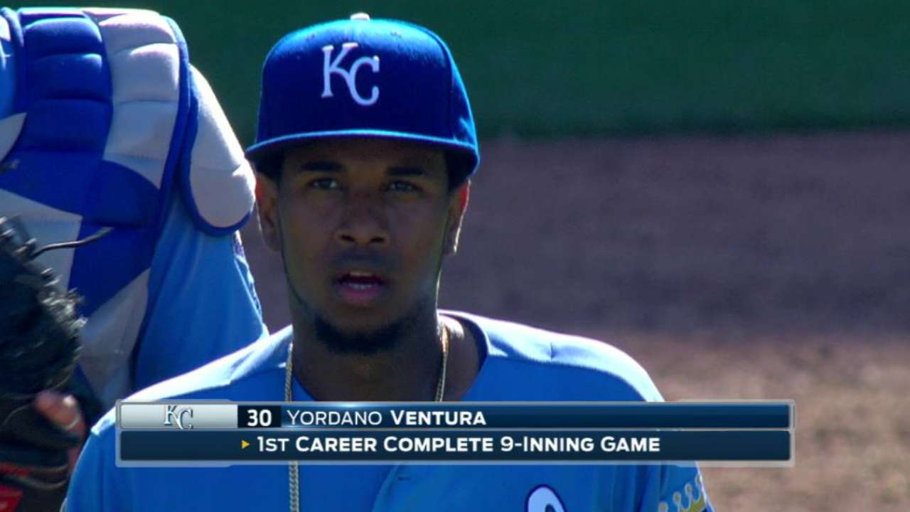 Cañones y pitcheo de Reales dominan a White Sox