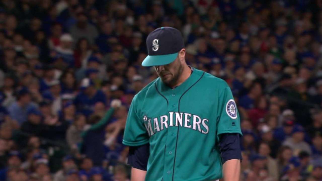 Scribner escapes a jam