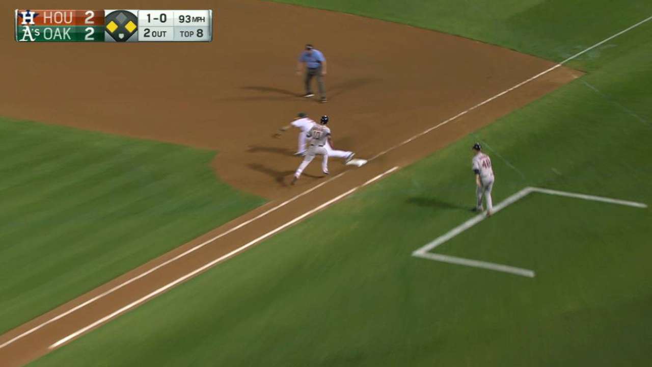 Madson's nice barehanded pick