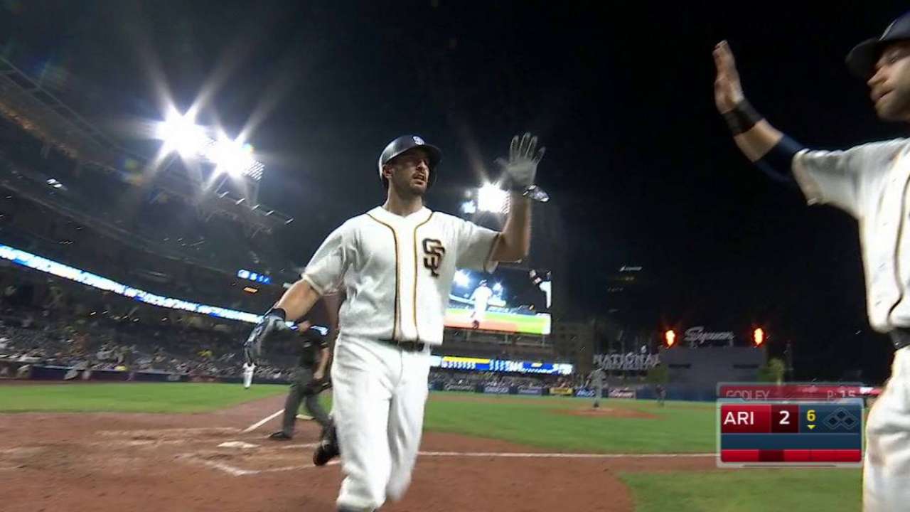 Jonrón de Rosales rescató a Padres frente a D-backs