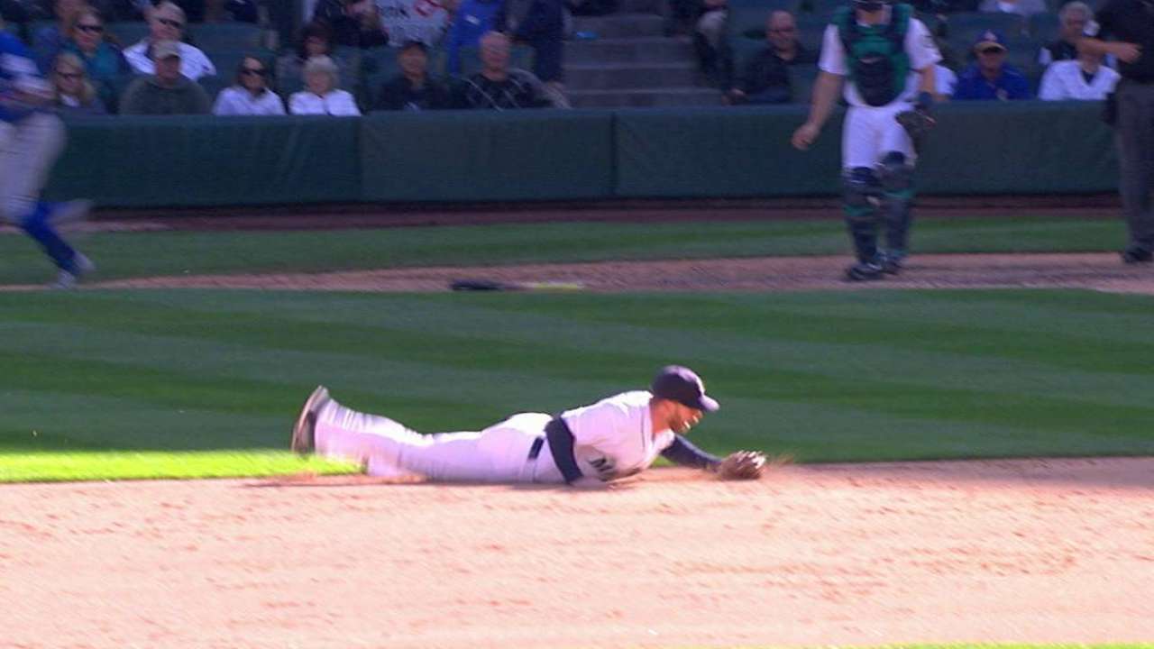 Freeman's leaping grab