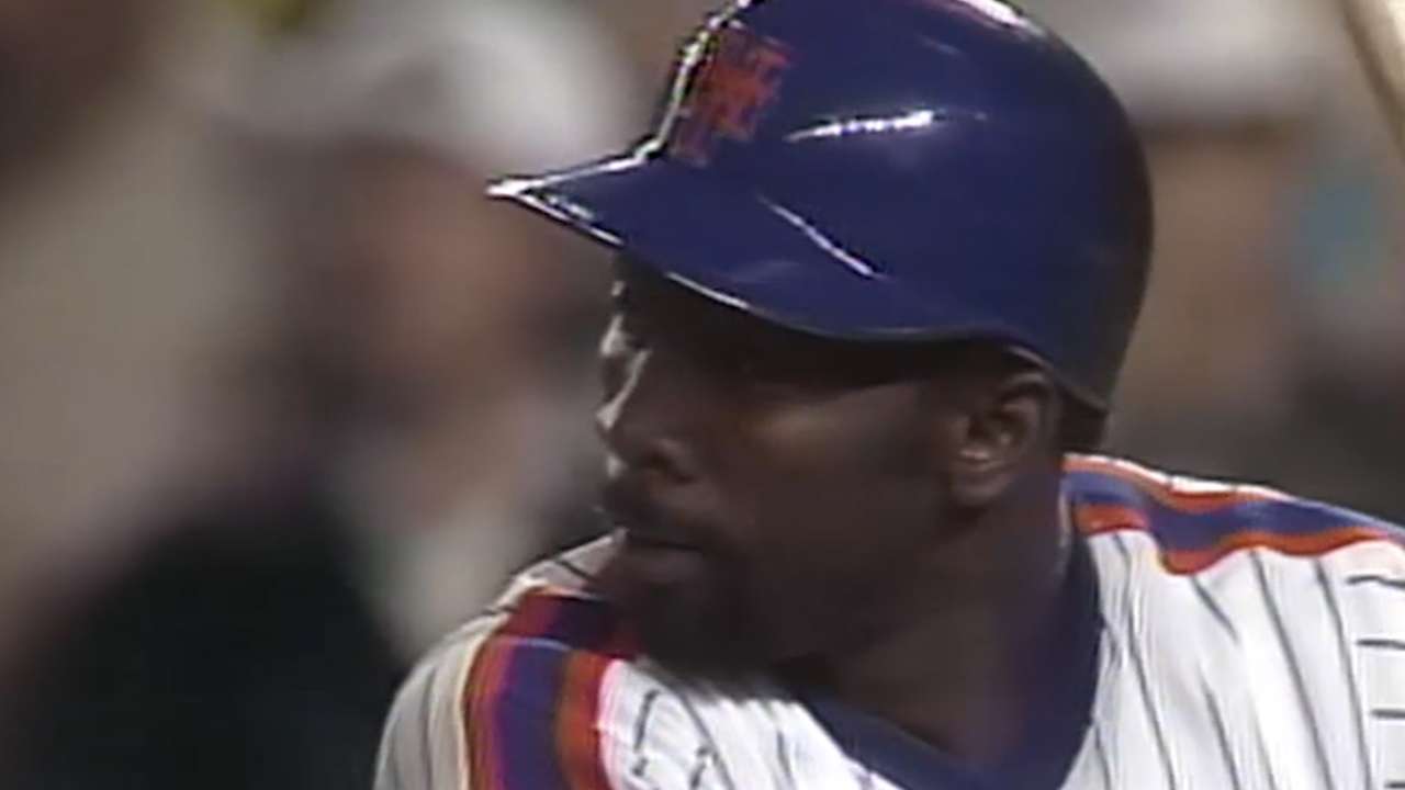 Scully calls Mookie's at-bat