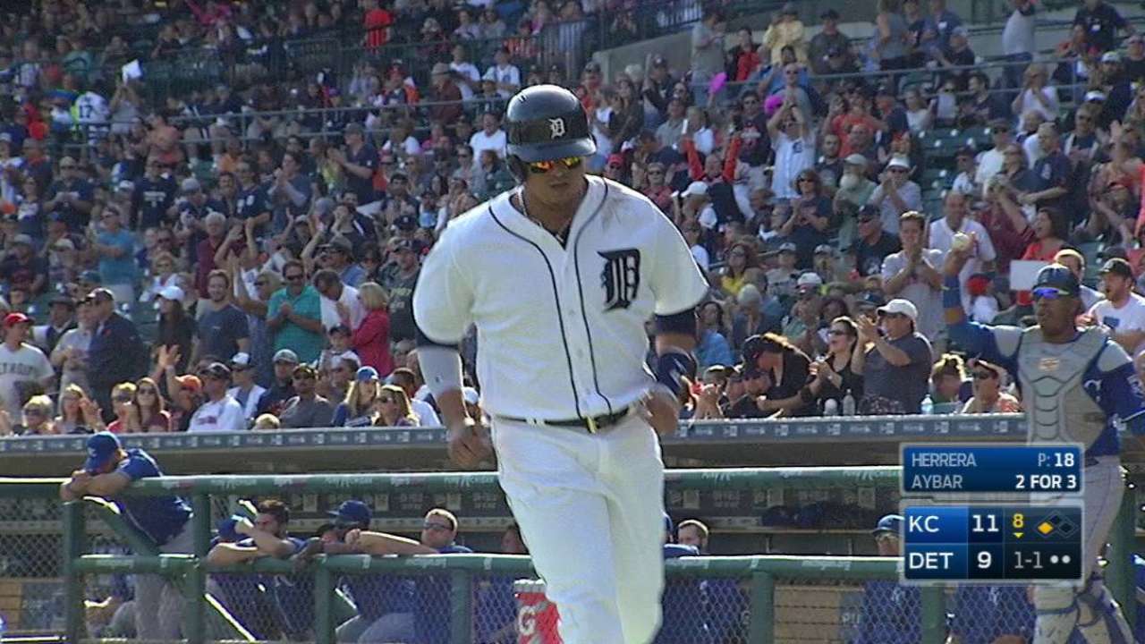 Martinez scores on a wild pitch