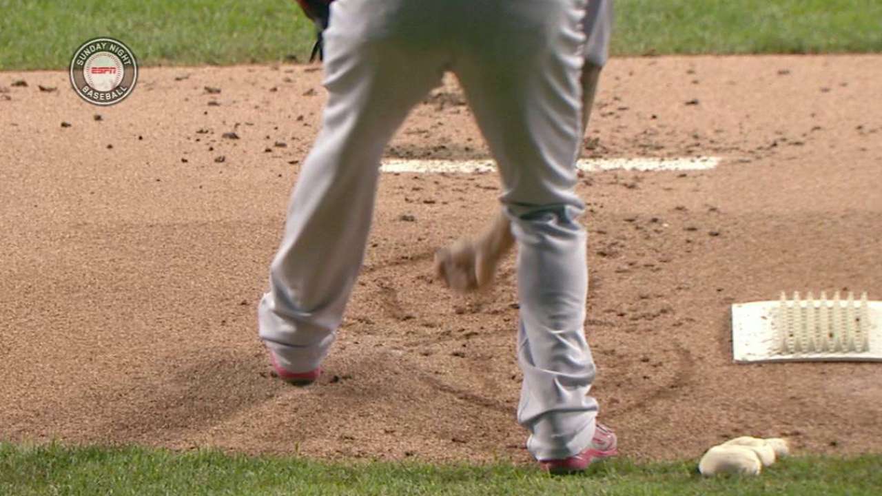 Martinez honors Fernandez