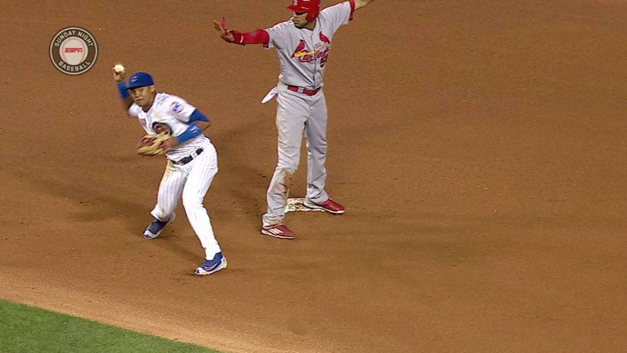 J. Martinez beats Ross' throw