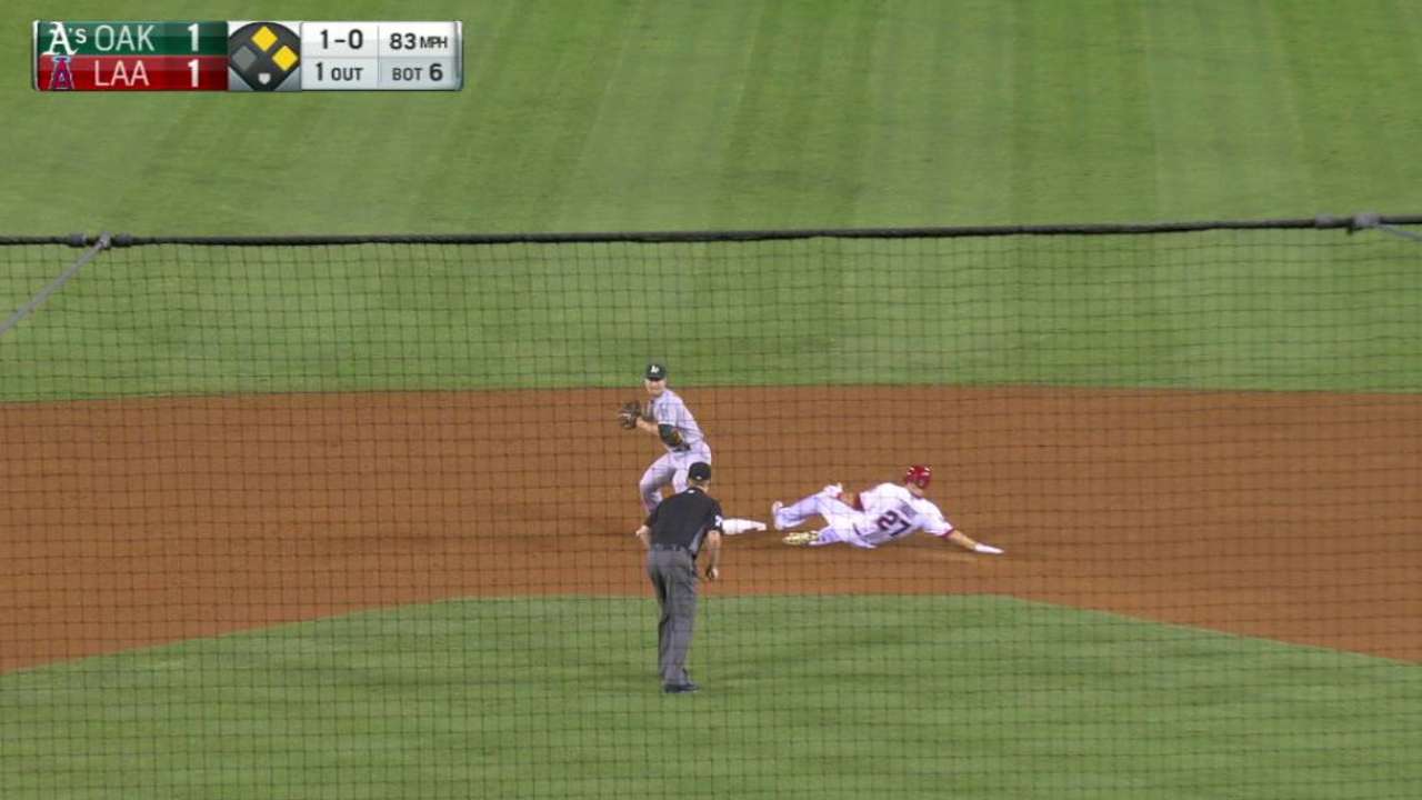 Manaea eludes jam with DP in 6th