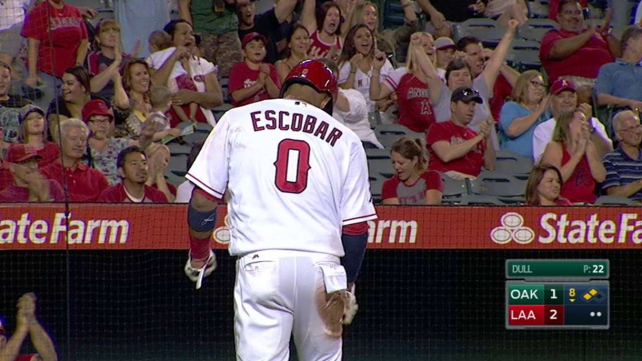 Pujols' go-ahead RBI groundout