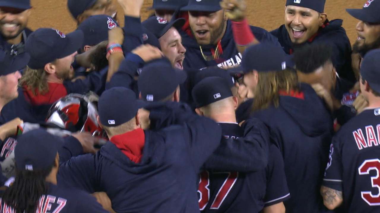 Indians clinch 2016 AL Central