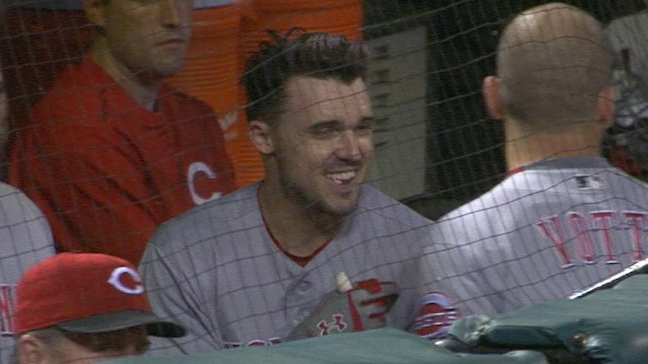 Cardinals fall back in WC race with lopsided loss