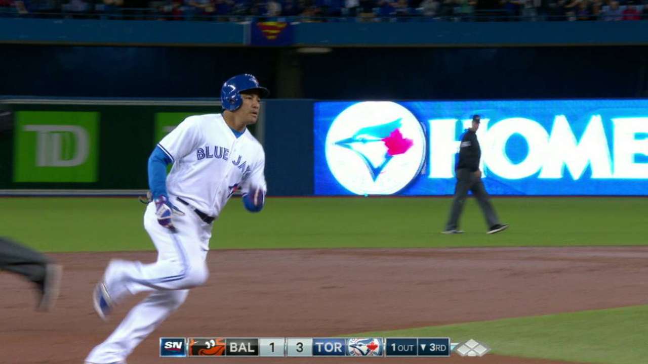 Azulejos doblegan a Orioles y afianzan el 1er comodín