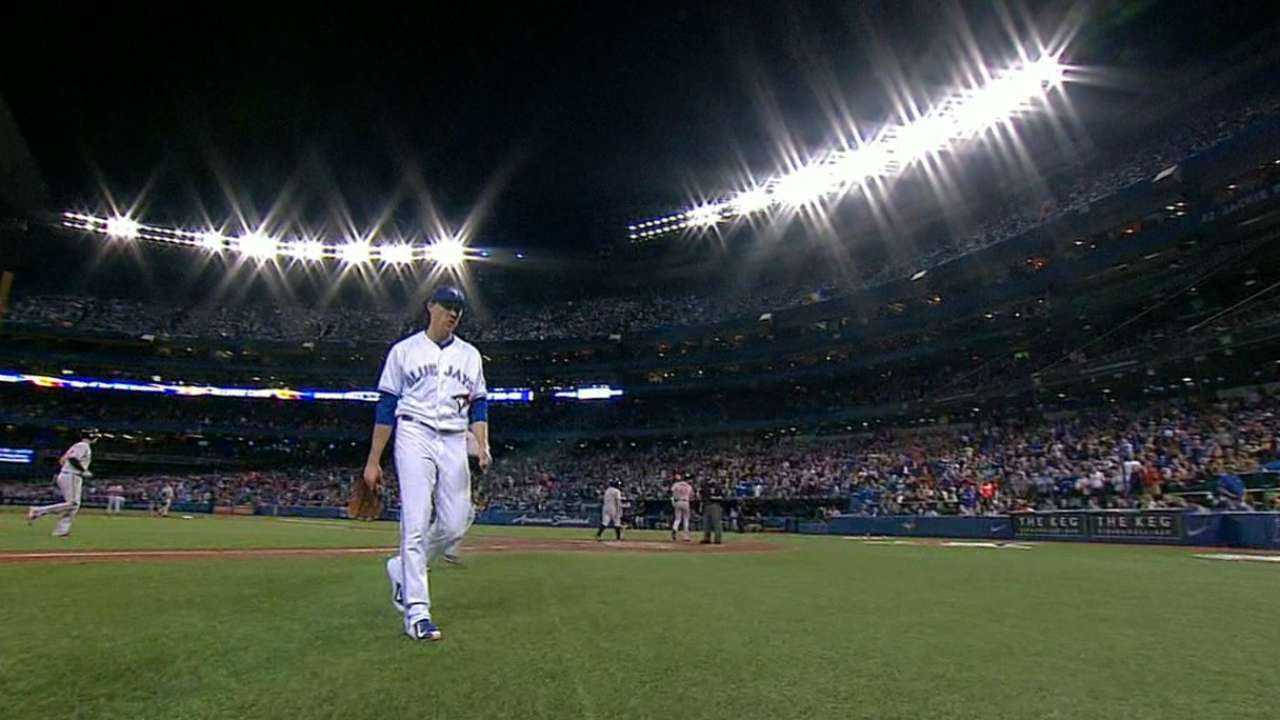 Sanchez's 10 K's in 10 seconds