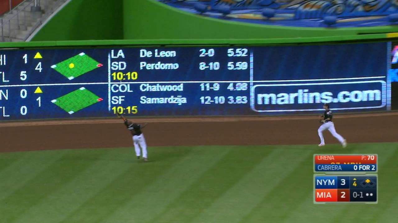 Ozuna's nice catch